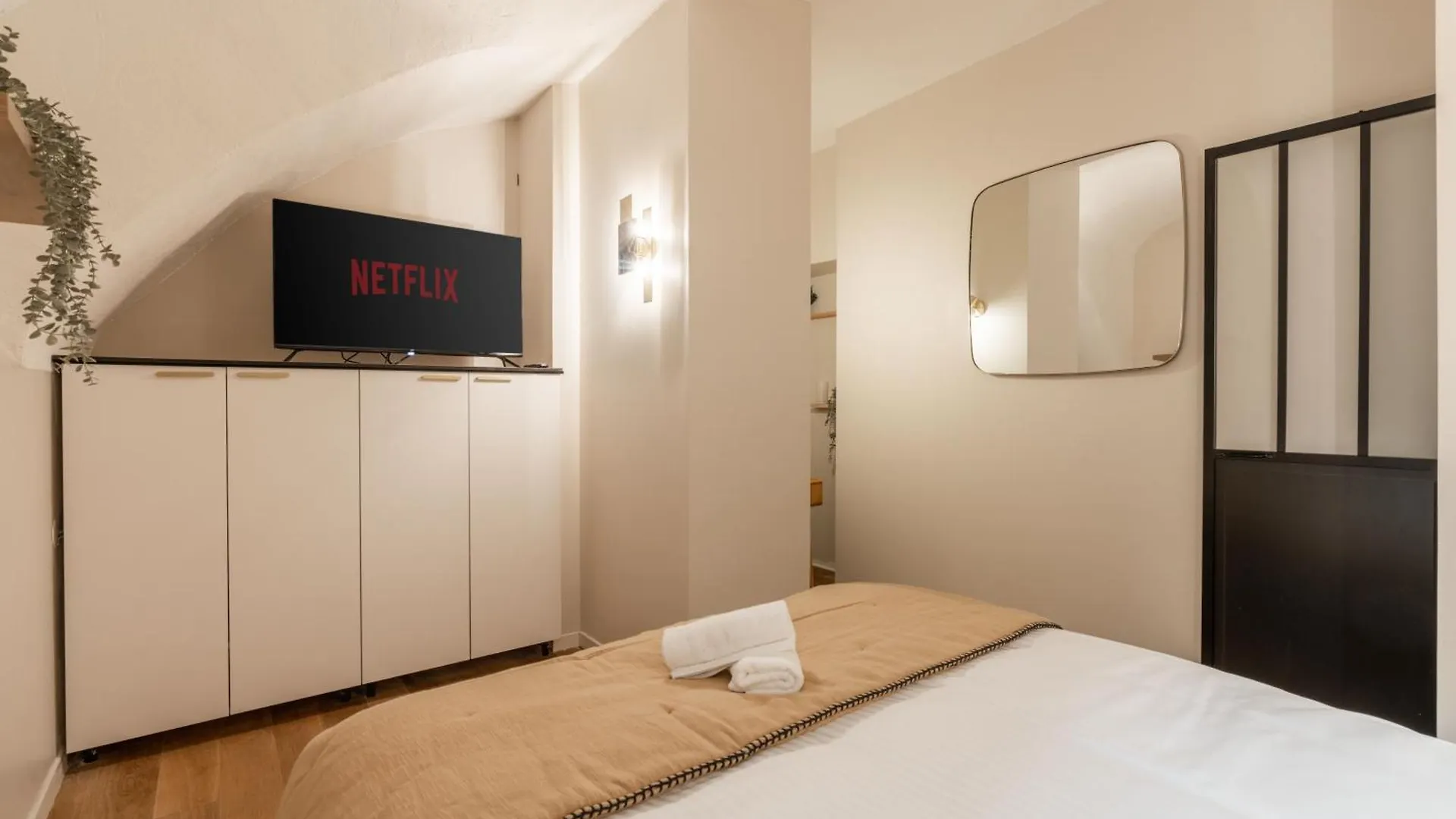 Merveilleux Appartement En Pleins Coeurs Du Marais Paris 0*,